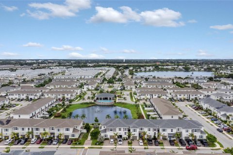 Townhouse in Homestead, Florida 3 bedrooms, 151.24 sq.m. № 2000977 - photo 28