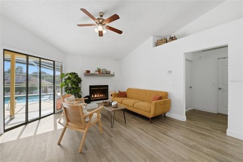 Villa ou maison à vendre à Deltona, Floride: 3 chambres, 158.96 m2 № 2430802 - photo 9