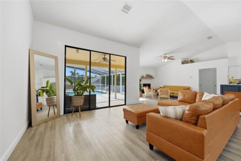 Villa ou maison à vendre à Deltona, Floride: 3 chambres, 158.96 m2 № 2430802 - photo 5