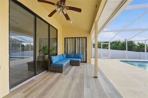 Villa ou maison à vendre à Deltona, Floride: 3 chambres, 158.96 m2 № 2430802 - photo 13