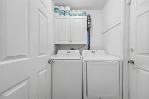 Villa ou maison à vendre à Deltona, Floride: 3 chambres, 158.96 m2 № 2430802 - photo 24