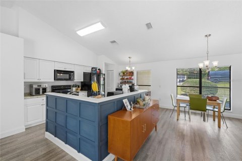 Villa ou maison à vendre à Deltona, Floride: 3 chambres, 158.96 m2 № 2430802 - photo 7