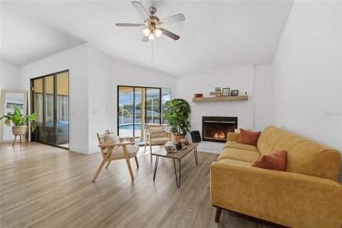 Villa ou maison à vendre à Deltona, Floride: 3 chambres, 158.96 m2 № 2430802 - photo 4