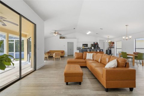 Villa ou maison à vendre à Deltona, Floride: 3 chambres, 158.96 m2 № 2430802 - photo 30