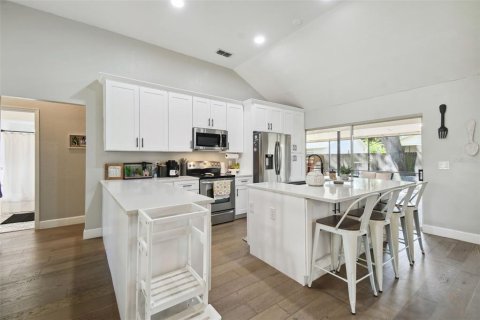 House in New Port Richey, Florida 3 bedrooms, 182.55 sq.m. № 1812497 - photo 14