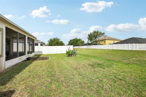 House in Haines City, Florida 4 bedrooms, 166.48 sq.m. № 2234474 - photo 18