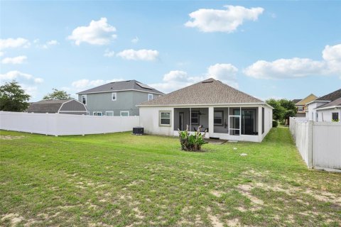 House in Haines City, Florida 4 bedrooms, 166.48 sq.m. № 2234474 - photo 19
