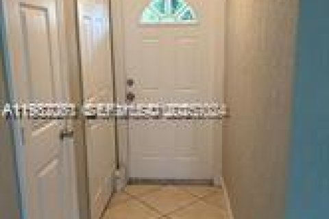 Condo in Hollywood, Florida, 2 bedrooms № 2054497 - photo 6