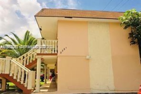 Condo in Hollywood, Florida, 2 bedrooms № 2054497 - photo 30