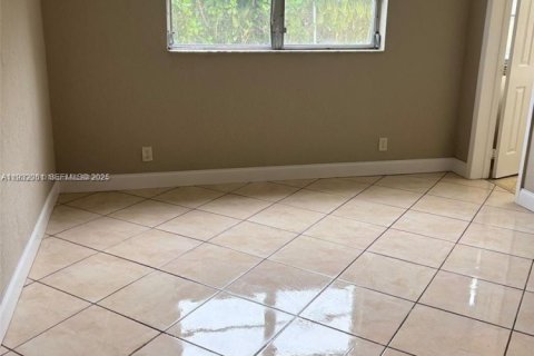 Condo in Hollywood, Florida, 2 bedrooms № 2054497 - photo 14