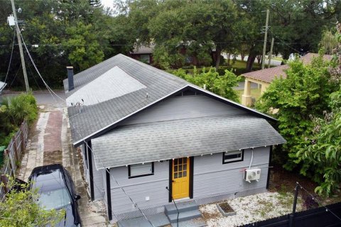 Immobilier commercial à vendre à Tampa, Floride: 8 chambres, 235.23 m2 № 2410445 - photo 3