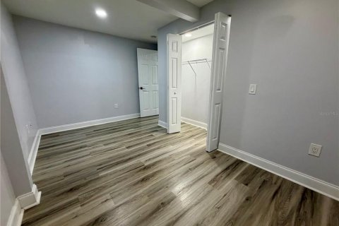 Immobilier commercial à vendre à Tampa, Floride: 8 chambres, 235.23 m2 № 2410445 - photo 28
