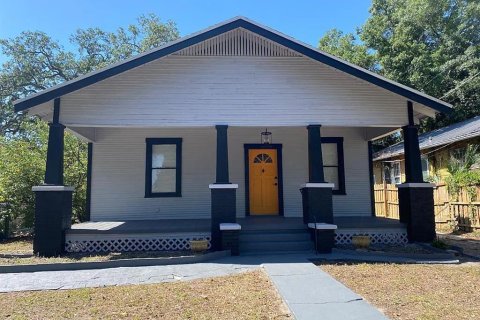 Immobilier commercial à vendre à Tampa, Floride: 8 chambres, 235.23 m2 № 2410445 - photo 2