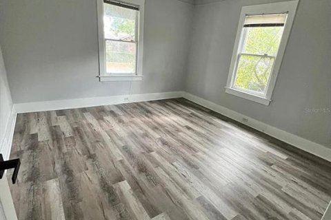 Immobilier commercial à vendre à Tampa, Floride: 8 chambres, 235.23 m2 № 2410445 - photo 14