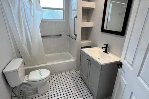 Immobilier commercial à vendre à Tampa, Floride: 8 chambres, 235.23 m2 № 2410445 - photo 16