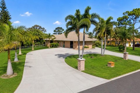 Villa ou maison à vendre à Englewood, Floride: 3 chambres, 236.16 m2 № 2207989 - photo 2
