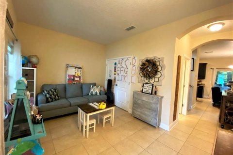 Villa ou maison à louer à Tampa, Floride: 3 chambres, 196.86 m2 № 2399029 - photo 2