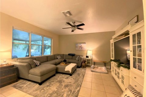 Villa ou maison à louer à Tampa, Floride: 3 chambres, 196.86 m2 № 2399029 - photo 4