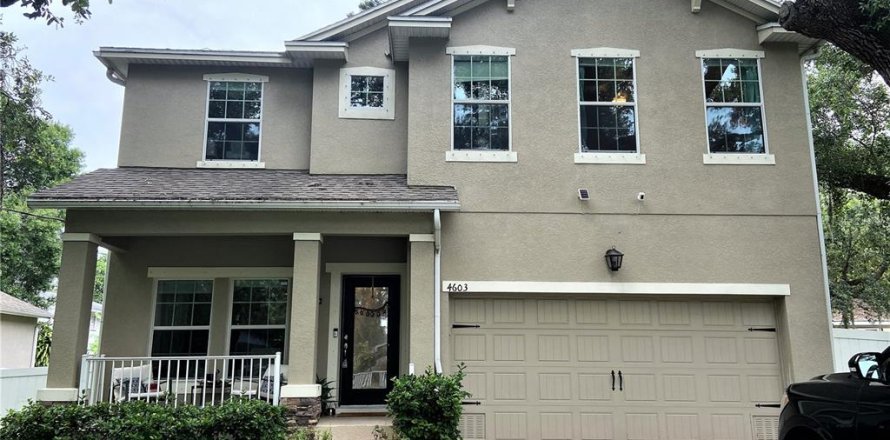 Villa ou maison à Tampa, Floride 3 chambres, 196.86 m2 № 2399029