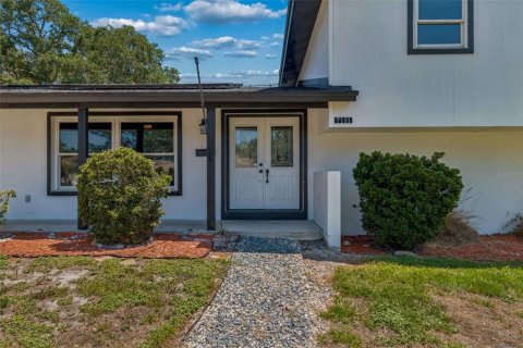 Casa en venta en Tampa, Florida, 4 dormitorios, 181.9 m2 № 2201807 - foto 5