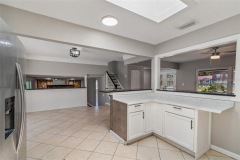 Casa en venta en Tampa, Florida, 4 dormitorios, 181.9 m2 № 2201807 - foto 28