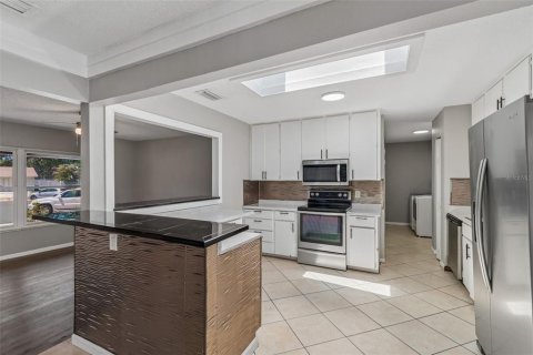Casa en venta en Tampa, Florida, 4 dormitorios, 181.9 m2 № 2201807 - foto 19