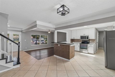 Casa en venta en Tampa, Florida, 4 dormitorios, 181.9 m2 № 2201807 - foto 18