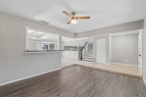 Casa en venta en Tampa, Florida, 4 dormitorios, 181.9 m2 № 2201807 - foto 11