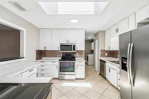 Casa en venta en Tampa, Florida, 4 dormitorios, 181.9 m2 № 2201807 - foto 20