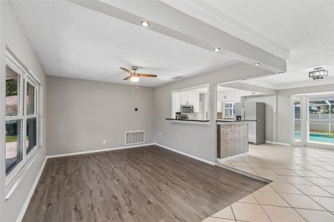 Casa en venta en Tampa, Florida, 4 dormitorios, 181.9 m2 № 2201807 - foto 9