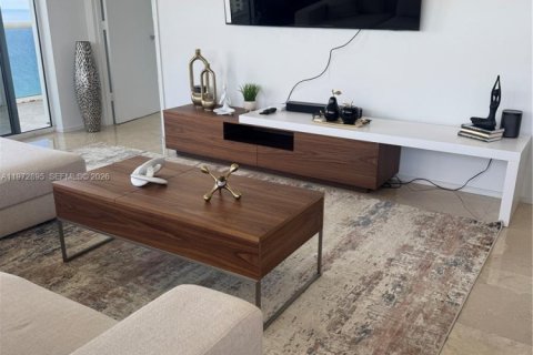 Condo in Hallandale Beach, Florida, 2 bedrooms  № 2052883 - photo 15