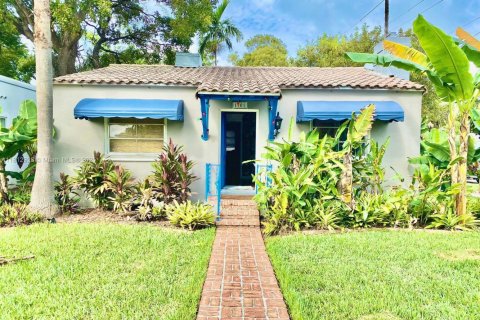 Villa ou maison à louer à Hollywood, Floride: 2 chambres, 138.8 m2 № 1758674 - photo 1
