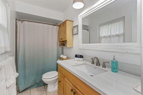House in Seminole, Florida 4 bedrooms, 168.62 sq.m. № 1819210 - photo 23