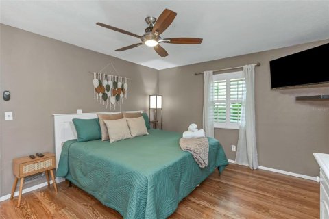 House in Seminole, Florida 4 bedrooms, 168.62 sq.m. № 1819210 - photo 26