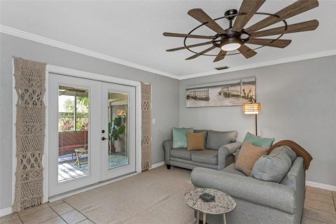 House in Seminole, Florida 4 bedrooms, 168.62 sq.m. № 1819210 - photo 15
