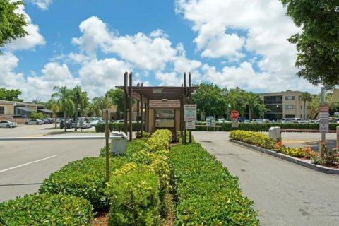 Copropriété à louer à Miami, Floride: 3 chambres, 96.62 m2 № 2153953 - photo 3