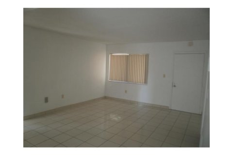 Copropriété à louer à Miami, Floride: 3 chambres, 96.62 m2 № 2153953 - photo 19