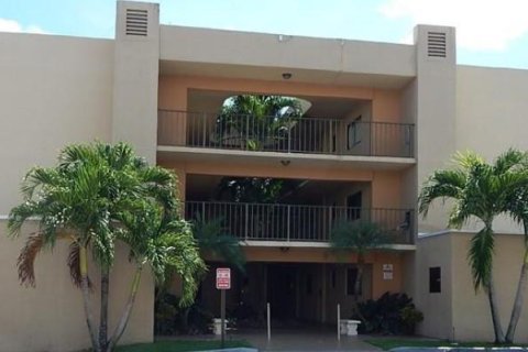 Copropriété à louer à Miami, Floride: 3 chambres, 96.62 m2 № 2153953 - photo 11