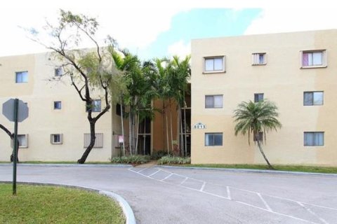 Copropriété à louer à Miami, Floride: 3 chambres, 96.62 m2 № 2153953 - photo 10