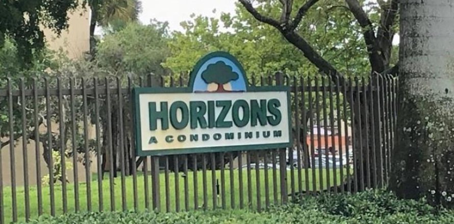 Condo à Miami, Floride, 3 chambres  № 2153953