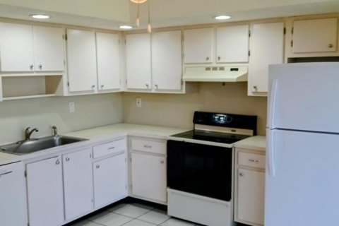 Copropriété à louer à Miami, Floride: 3 chambres, 96.62 m2 № 2153953 - photo 2