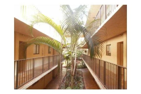 Copropriété à louer à Miami, Floride: 3 chambres, 96.62 m2 № 2153953 - photo 15