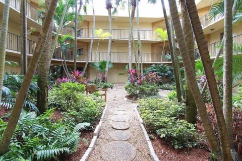 Copropriété à louer à Miami, Floride: 3 chambres, 96.62 m2 № 2153953 - photo 13