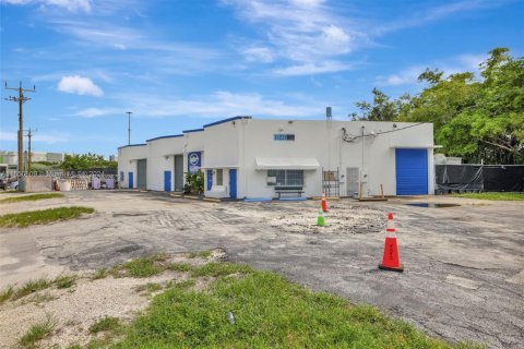 Commercial property in North Miami Beach, Florida № 1811277 - photo 7