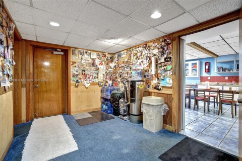 Commercial property in North Miami Beach, Florida № 1811277 - photo 14