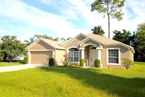 House in Palm Coast, Florida 3 bedrooms, 196.21 sq.m. № 1906784 - photo 2