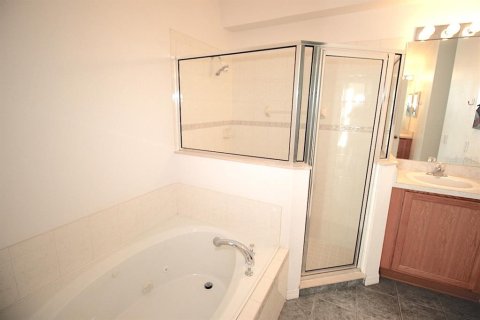 House in Palm Coast, Florida 3 bedrooms, 196.21 sq.m. № 1906784 - photo 30