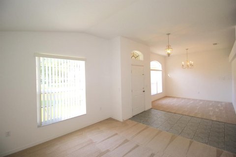 House in Palm Coast, Florida 3 bedrooms, 196.21 sq.m. № 1906784 - photo 5