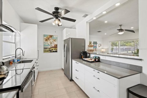 Casa en alquiler en Sarasota, Florida, 4 dormitorios, 227.15 m2 № 1115542 - foto 17