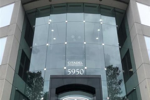 Commercial property in Orlando, Florida 210.42 sq.m. № 1613068 - photo 12